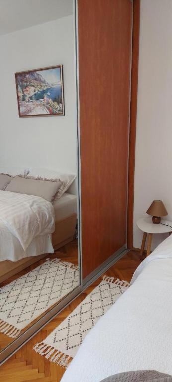 One-bedroom Apartment *